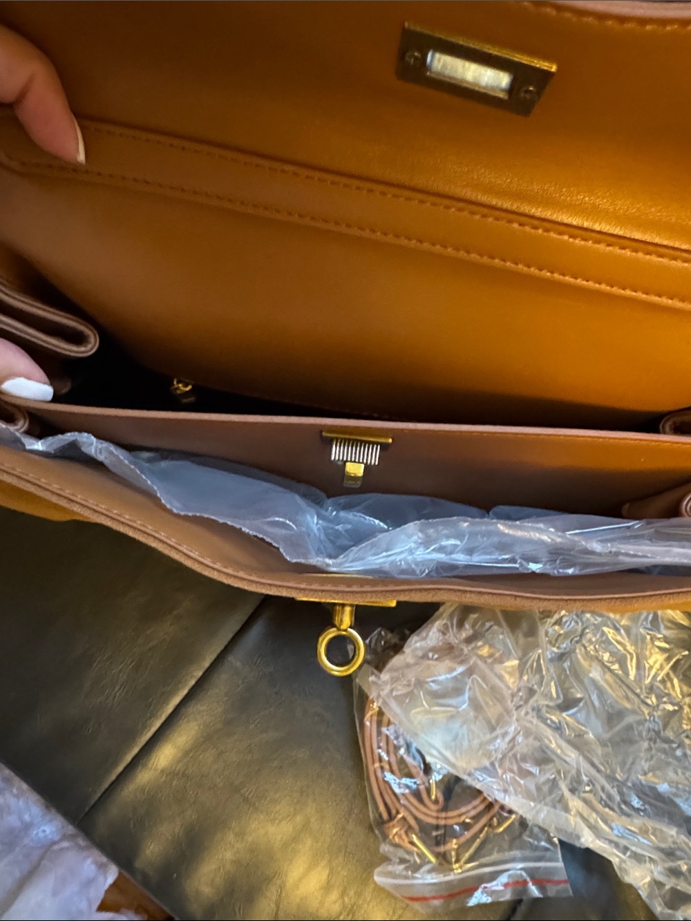 Suede Shoulder Bag in Tan - Classic Women’s Handbag- brand new , never used! - Picture 9 of 11